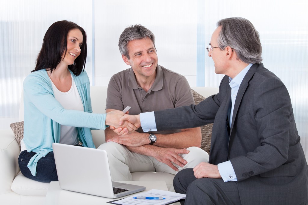 Advantages and drawbacks of external consulting