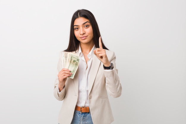 UAE residence has faced cut salary between 35-80%